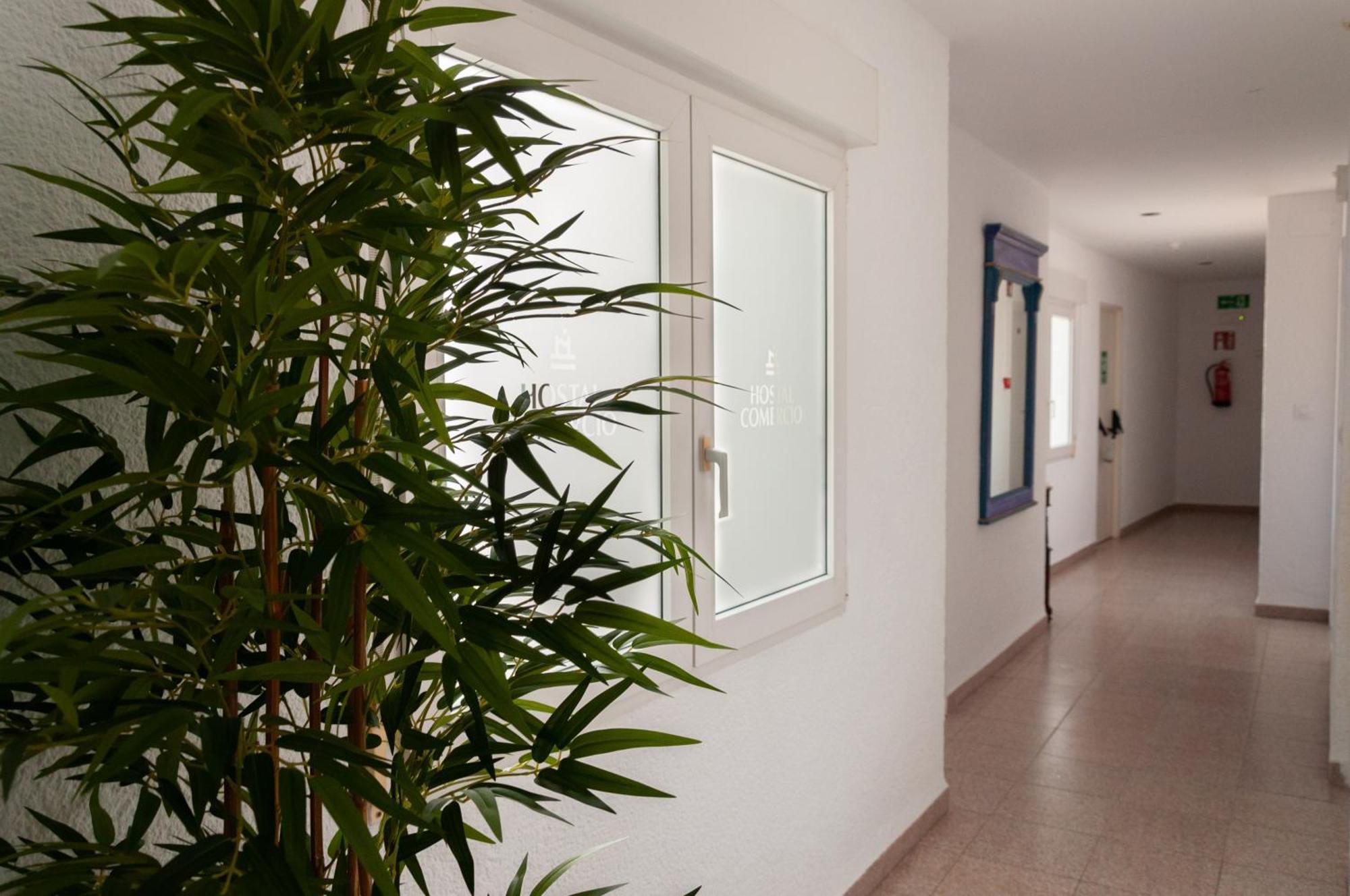 Hostal Comercio دينايا المظهر الخارجي الصورة